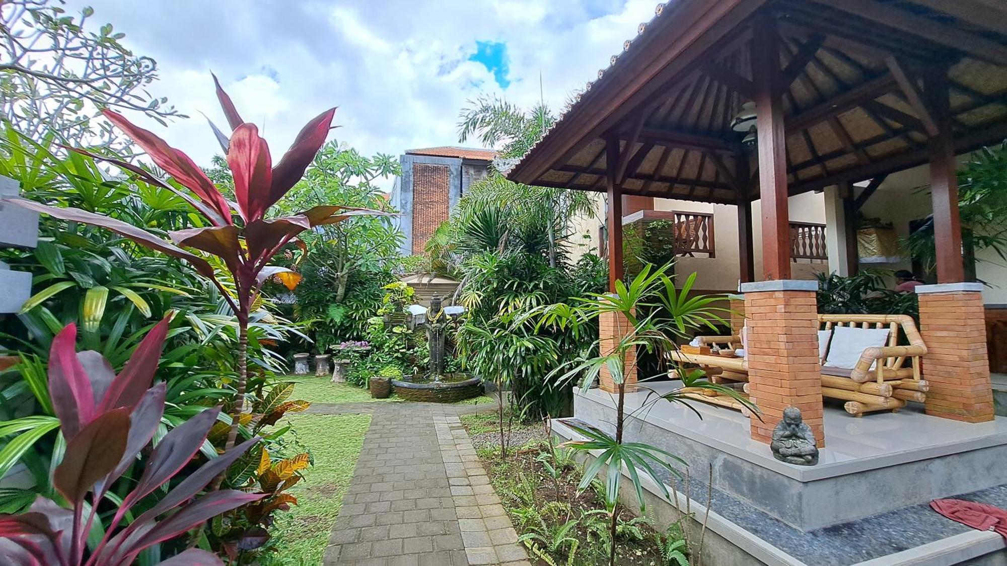 Sahadewa House Hotell Ubud Exteriör bild